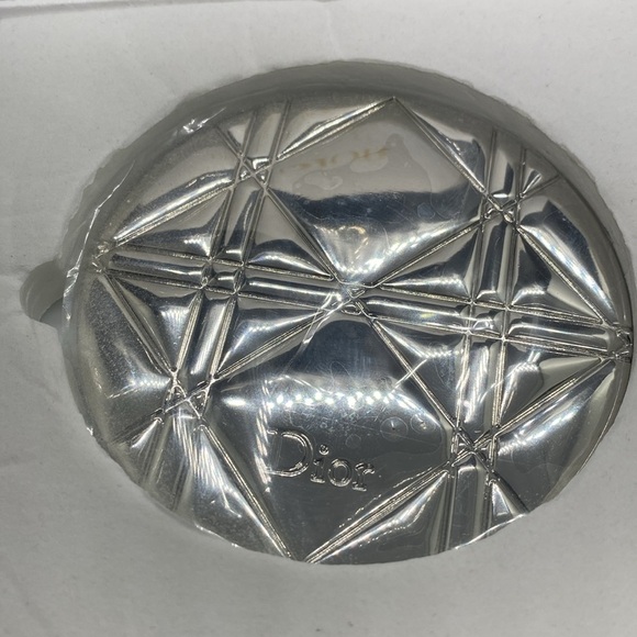 🩶DIOR PARFUMS🩶Limited Edition Silver Cannage Compact Mirror/NIB - Picture 4 of 5